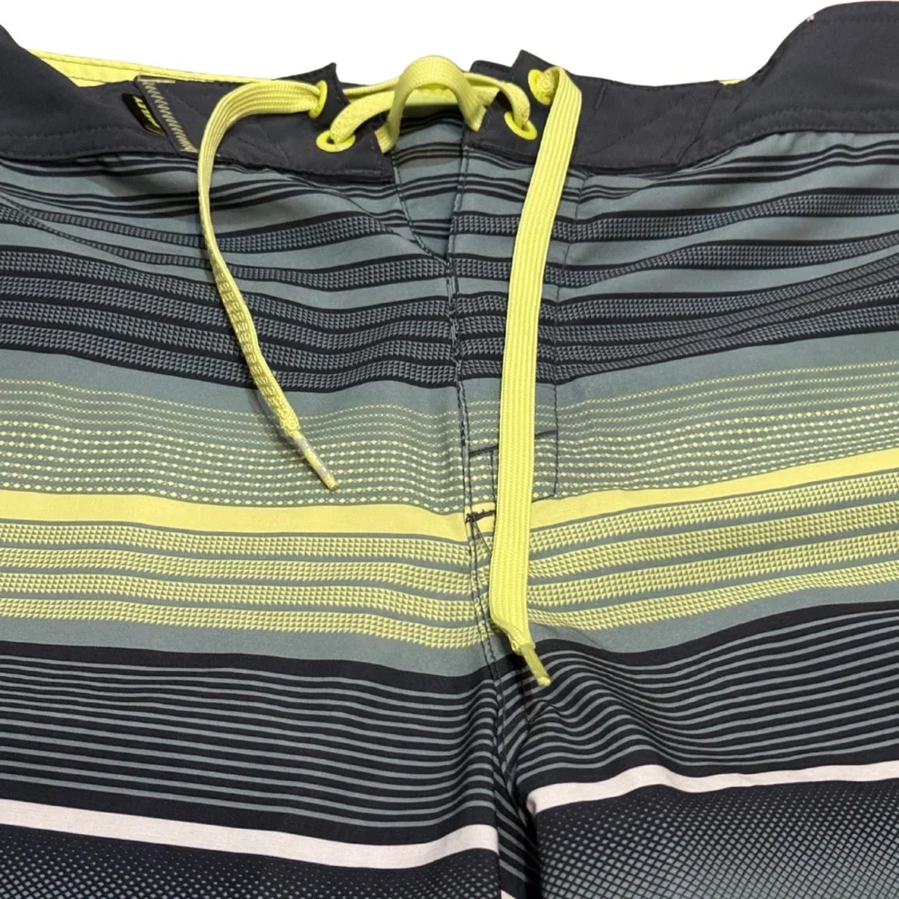 Oakley Mens‎ 36 Board Shorts Surf Swim Stretch Athleisure Y2K Beach Vacation